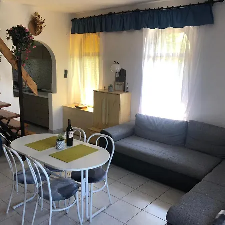 Holiday home Anita Apartmanhaz Orfu